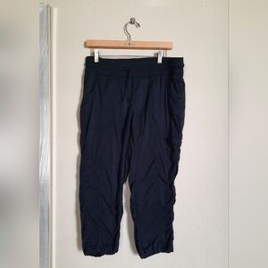 North Face Black Capri Jogger Pants Outdoors Athletic Workout Hiking
